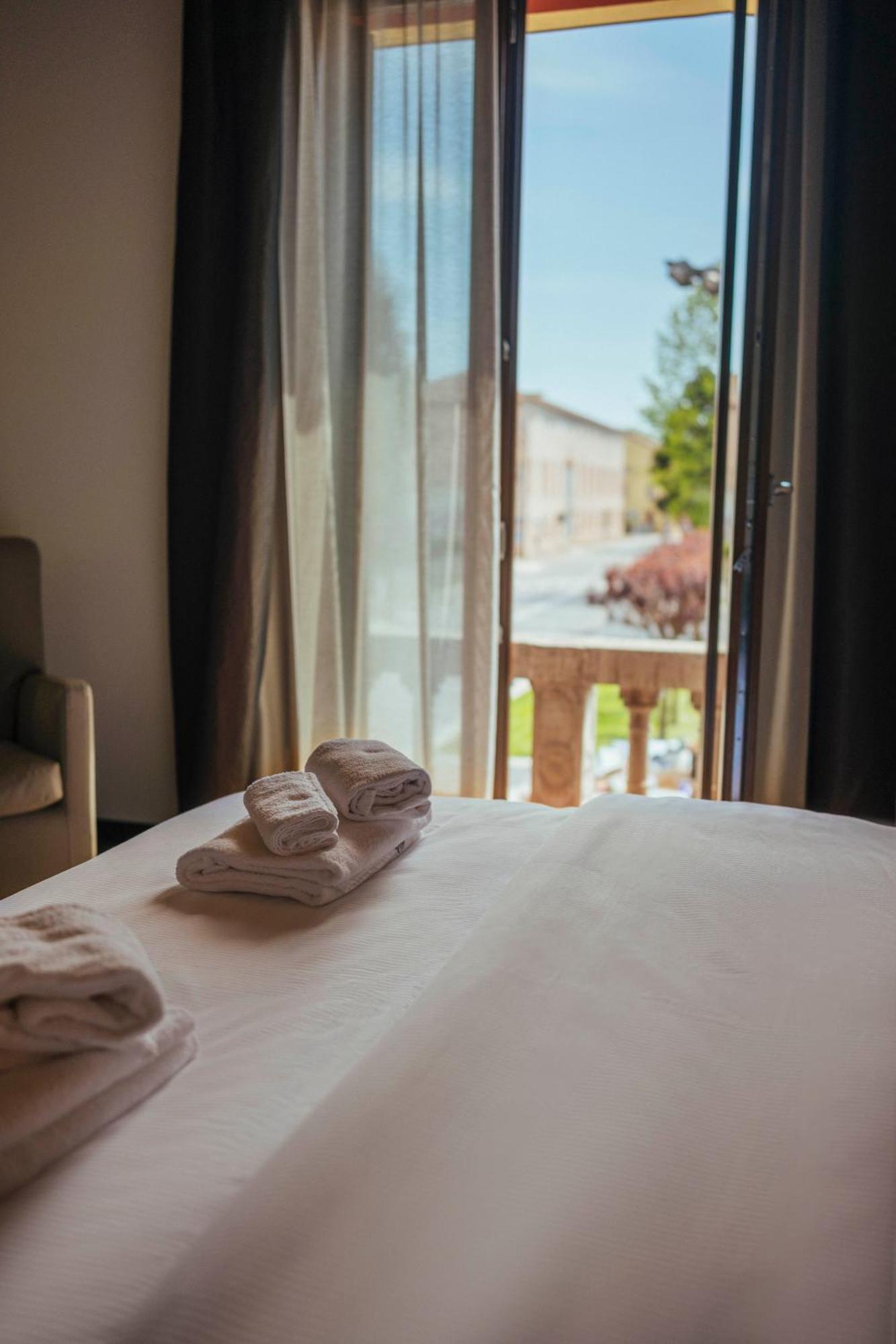 Hotel Palazzo Paradiso Медуна-ди-Ливенца Экстерьер фото