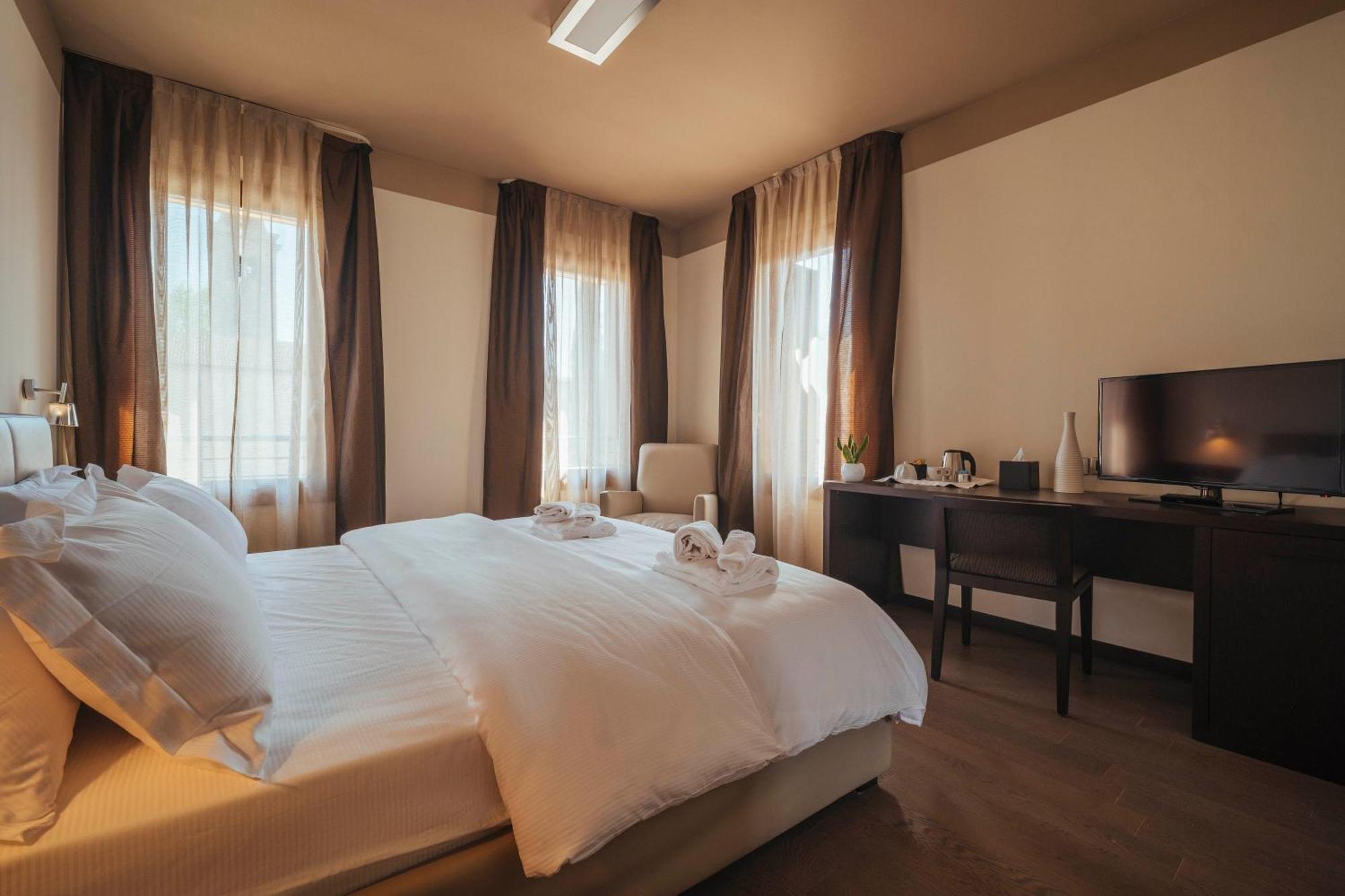 Hotel Palazzo Paradiso Медуна-ди-Ливенца Экстерьер фото